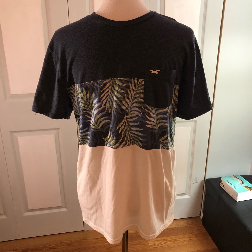 Men’s Hollister Tee
